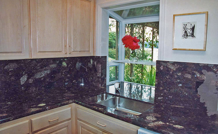 Vesuvius granite counter tops with full height kitchen backsplash