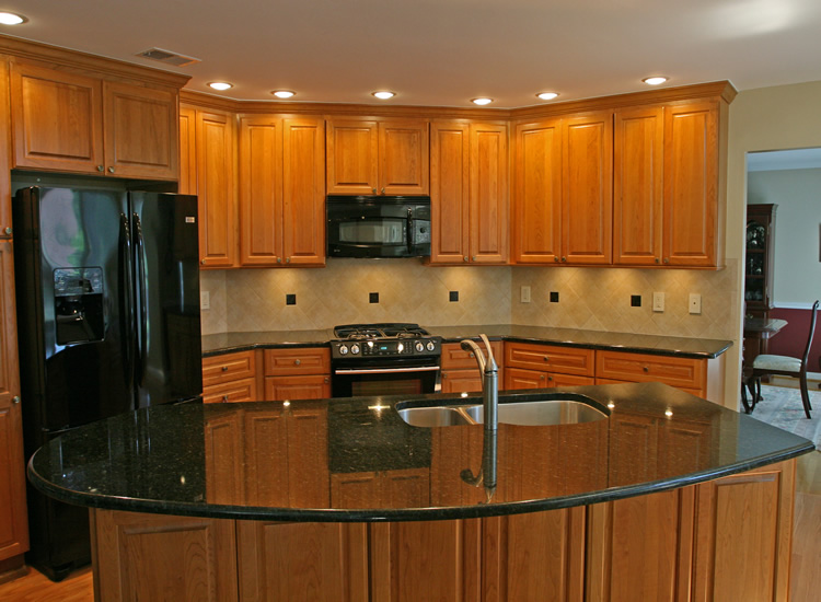 Kitchen remodeling picture of Uba Tuba granite countertops